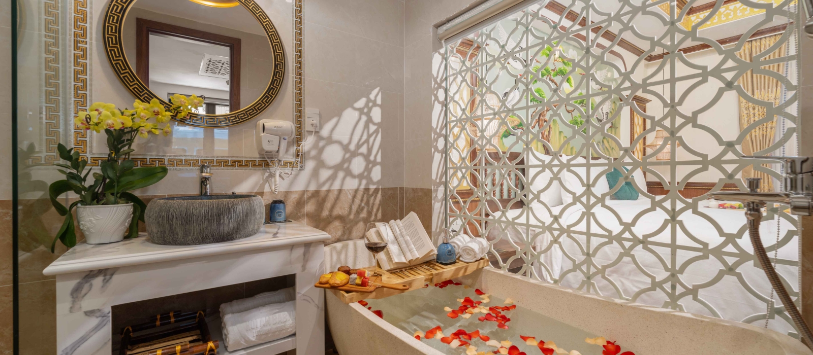 SIGNATURE SUITE