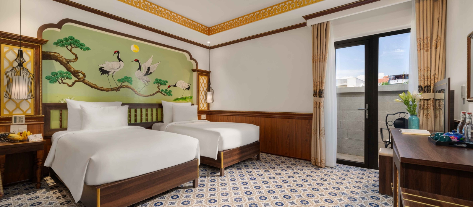 FAMILY CONNECTING SUITE